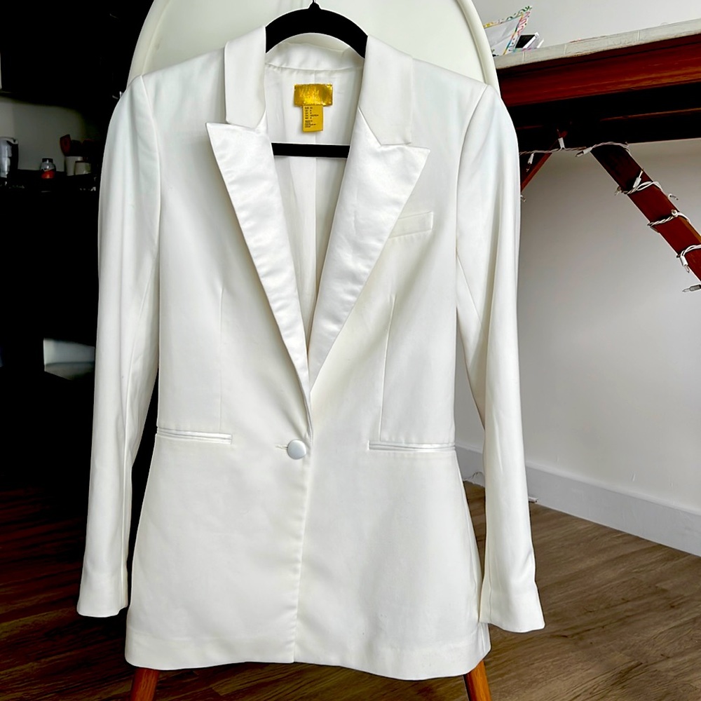 H&M White Blazer. Size 4.